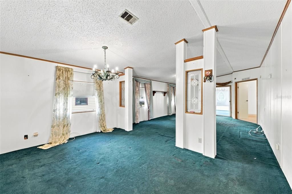 For Sale: $150,000 (2 beds, 2 baths, 1284 Square Feet)