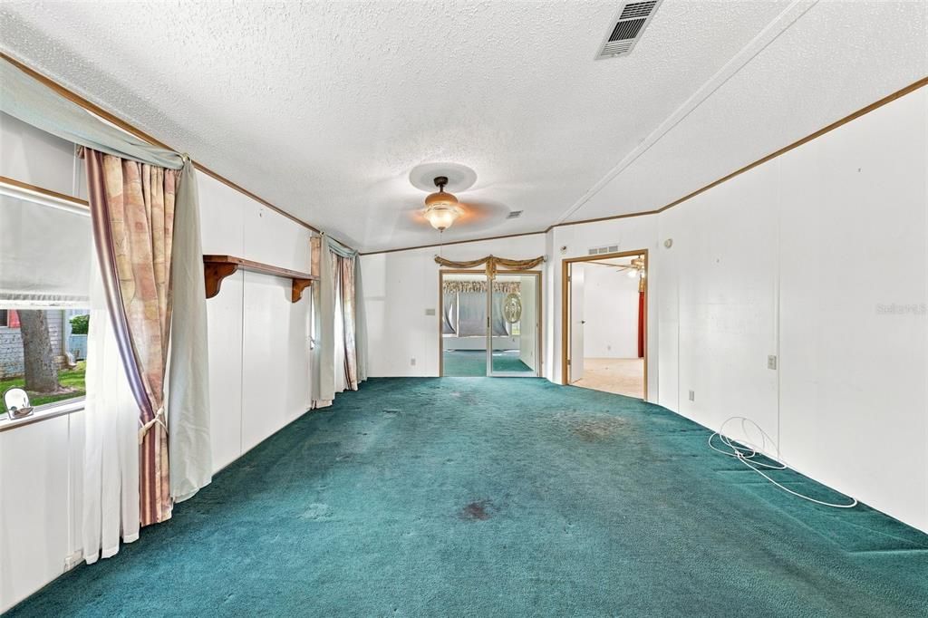 For Sale: $150,000 (2 beds, 2 baths, 1284 Square Feet)