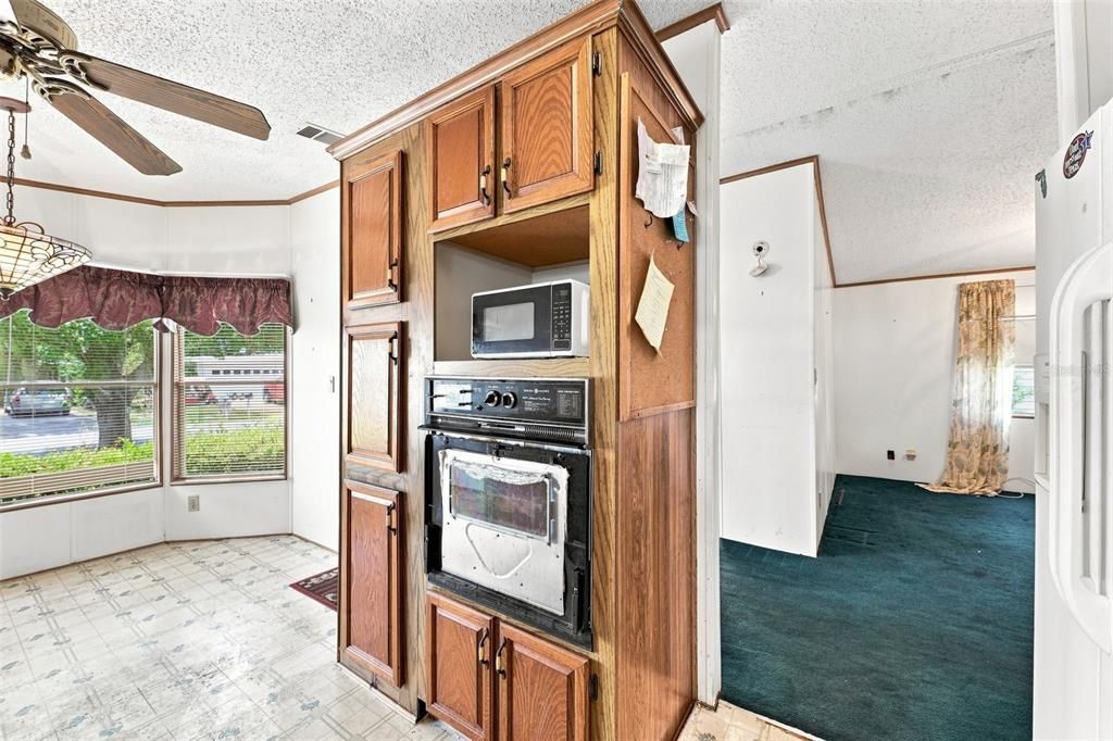 For Sale: $150,000 (2 beds, 2 baths, 1284 Square Feet)