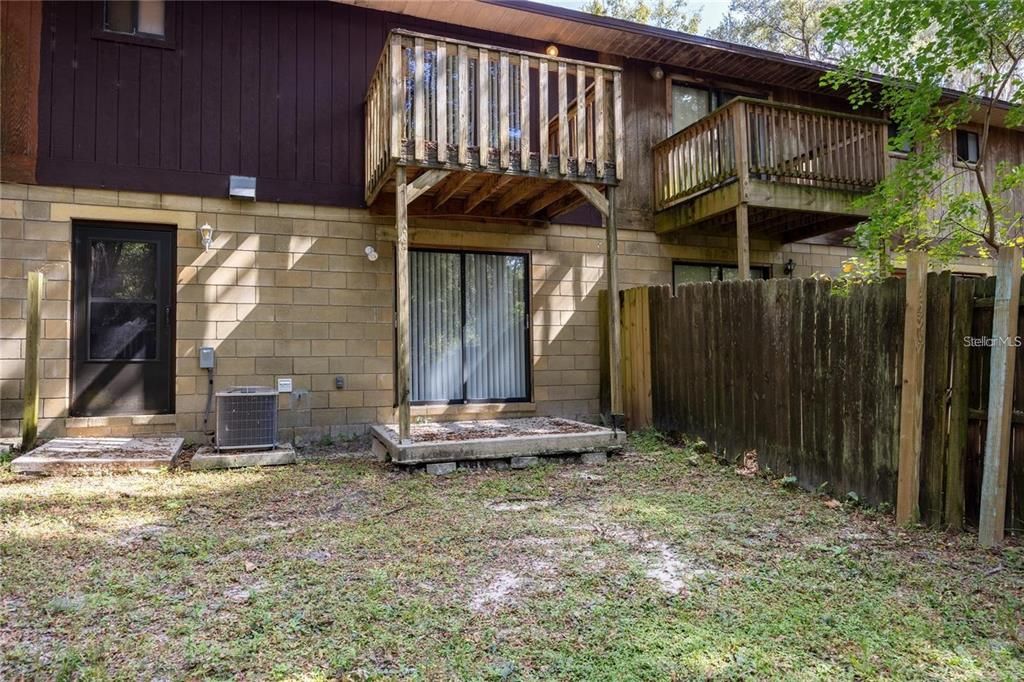 For Sale: $194,500 (2 beds, 2 baths, 1102 Square Feet)