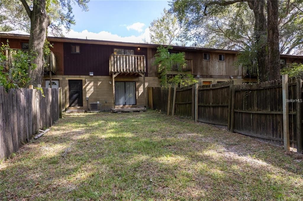 For Sale: $194,500 (2 beds, 2 baths, 1102 Square Feet)