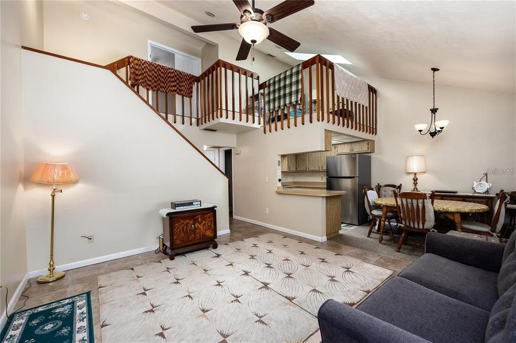 For Sale: $194,500 (2 beds, 2 baths, 1102 Square Feet)