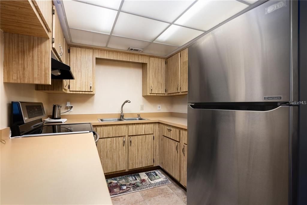 For Sale: $194,500 (2 beds, 2 baths, 1102 Square Feet)