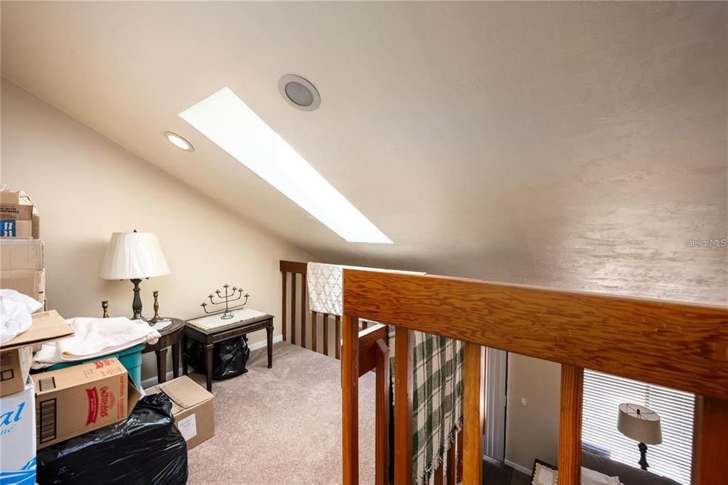 For Sale: $194,500 (2 beds, 2 baths, 1102 Square Feet)