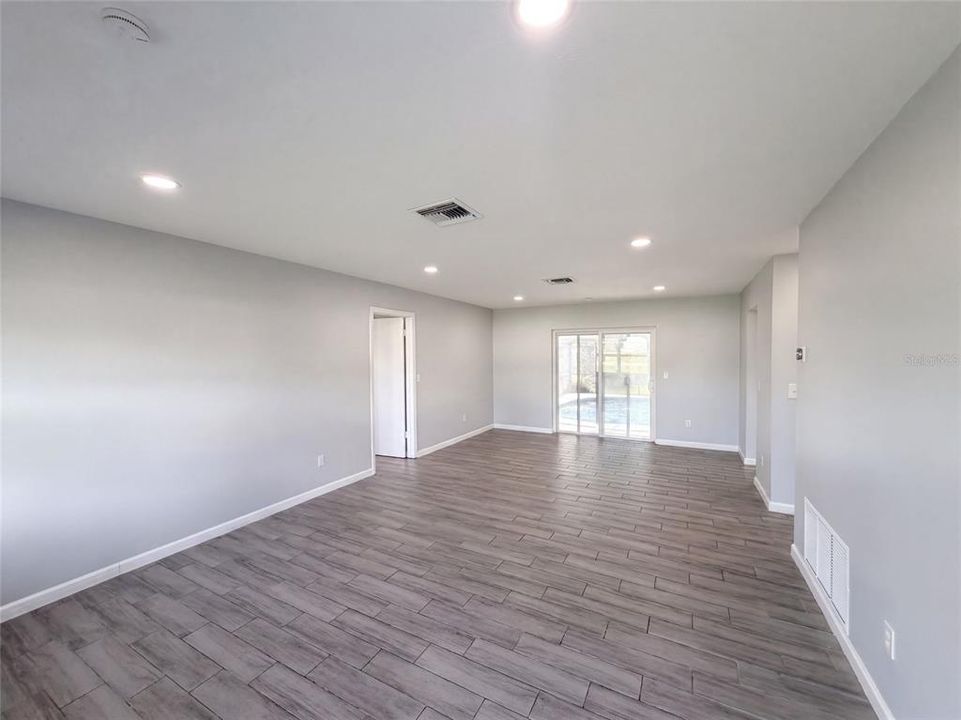 En Venta: $289,000 (2 camas, 2 baños, 1212 Pies cuadrados)