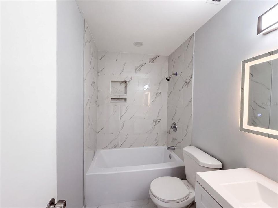 En Venta: $289,000 (2 camas, 2 baños, 1212 Pies cuadrados)