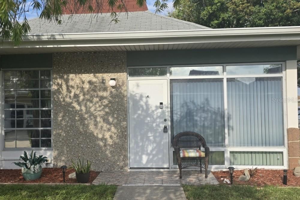 В аренду: $1,400 (2 спален, 1 ванн, 825 Квадратных фут)