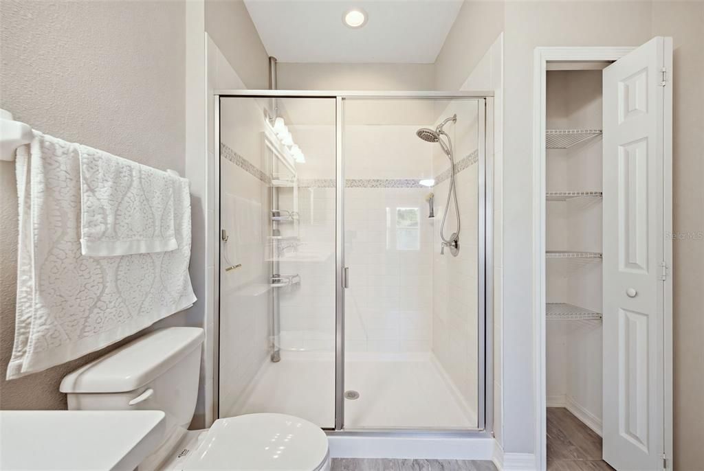 В аренду: $2,250 (2 спален, 2 ванн, 1571 Квадратных фут)