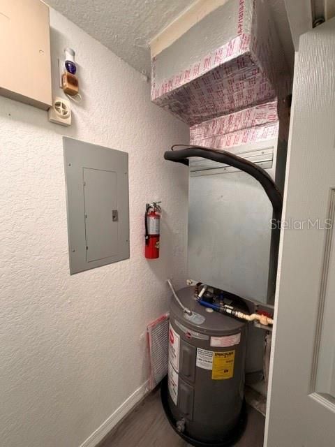 For Sale: $159,000 (1 beds, 1 baths, 708 Square Feet)