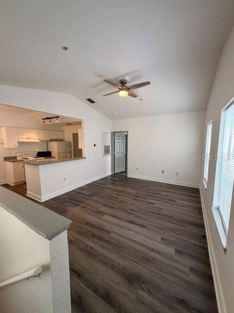 For Sale: $159,000 (1 beds, 1 baths, 708 Square Feet)