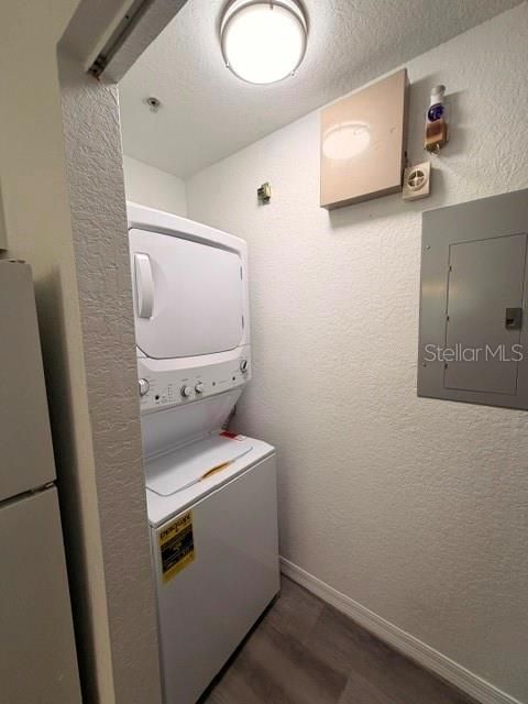 For Sale: $159,000 (1 beds, 1 baths, 708 Square Feet)