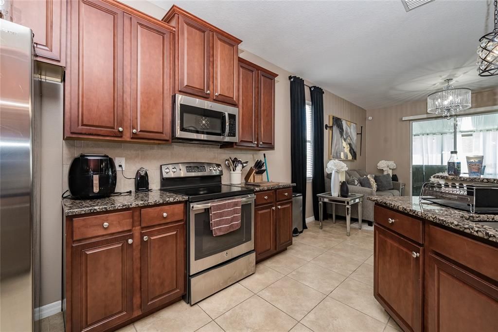 For Sale: $450,000 (4 beds, 3 baths, 2778 Square Feet)