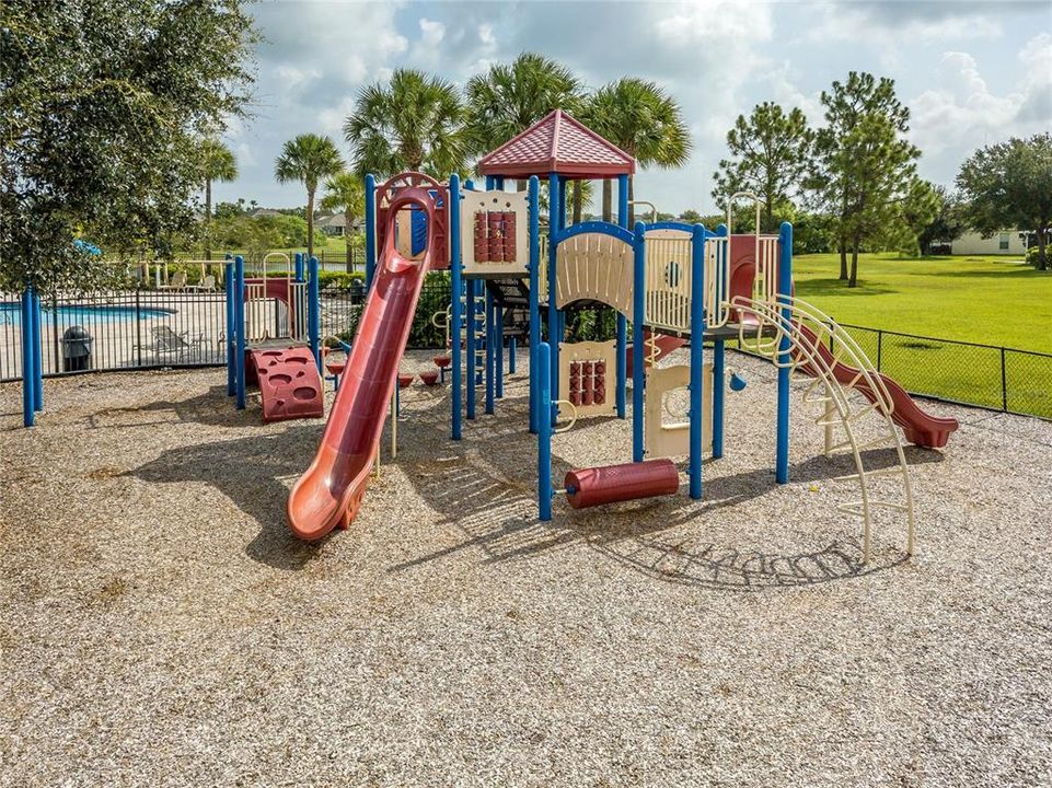 For Sale: $450,000 (4 beds, 3 baths, 2778 Square Feet)
