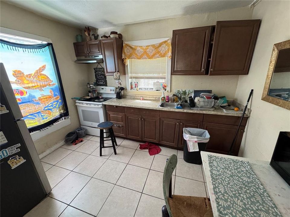 For Sale: $149,000 (3 beds, 1 baths, 804 Square Feet)