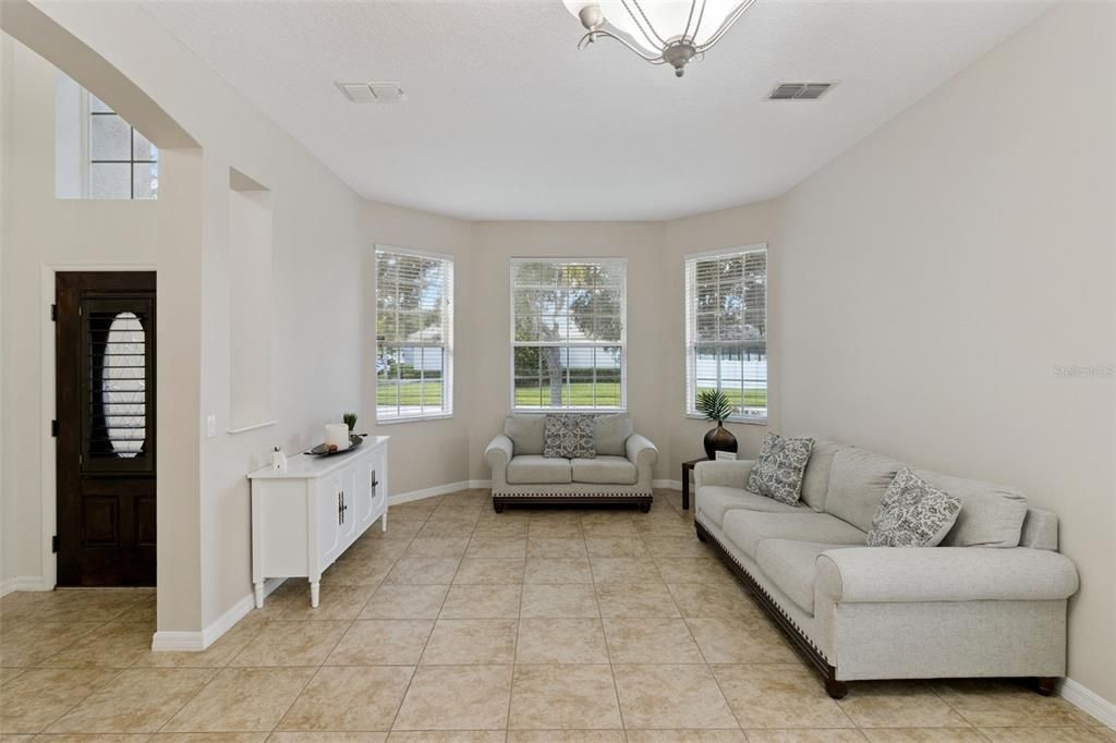 For Sale: $535,000 (5 beds, 3 baths, 2814 Square Feet)