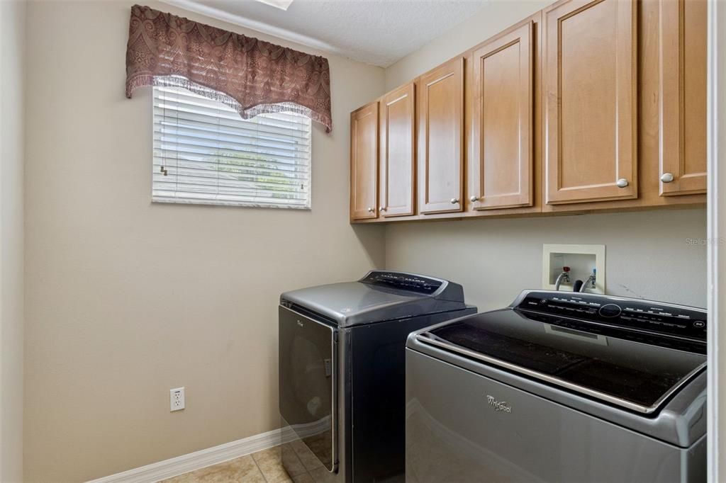 For Sale: $535,000 (5 beds, 3 baths, 2814 Square Feet)