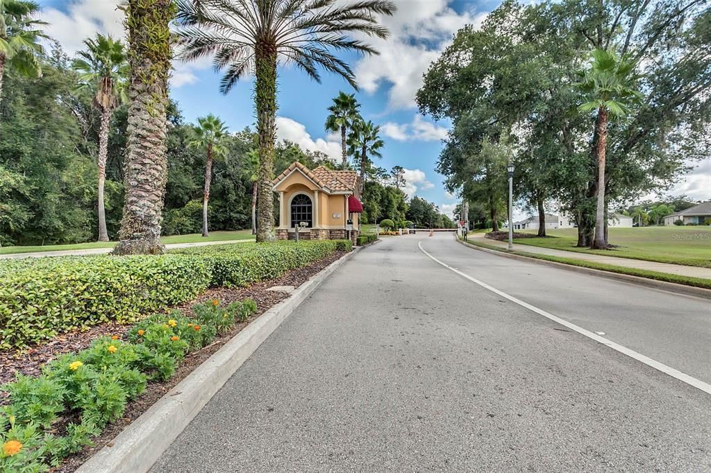 For Sale: $535,000 (5 beds, 3 baths, 2814 Square Feet)