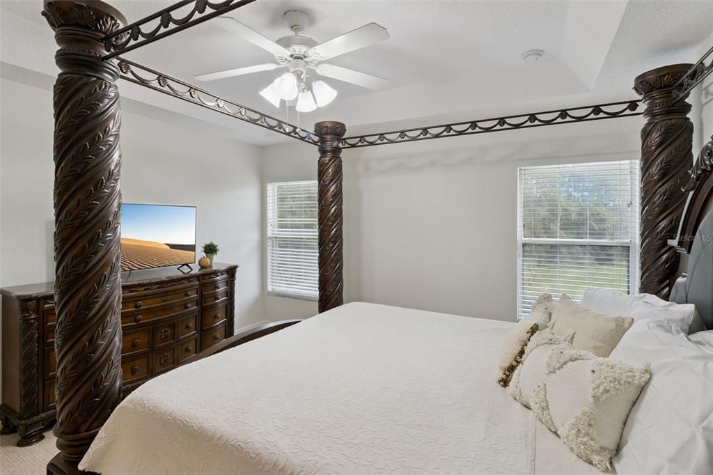 For Sale: $535,000 (5 beds, 3 baths, 2814 Square Feet)