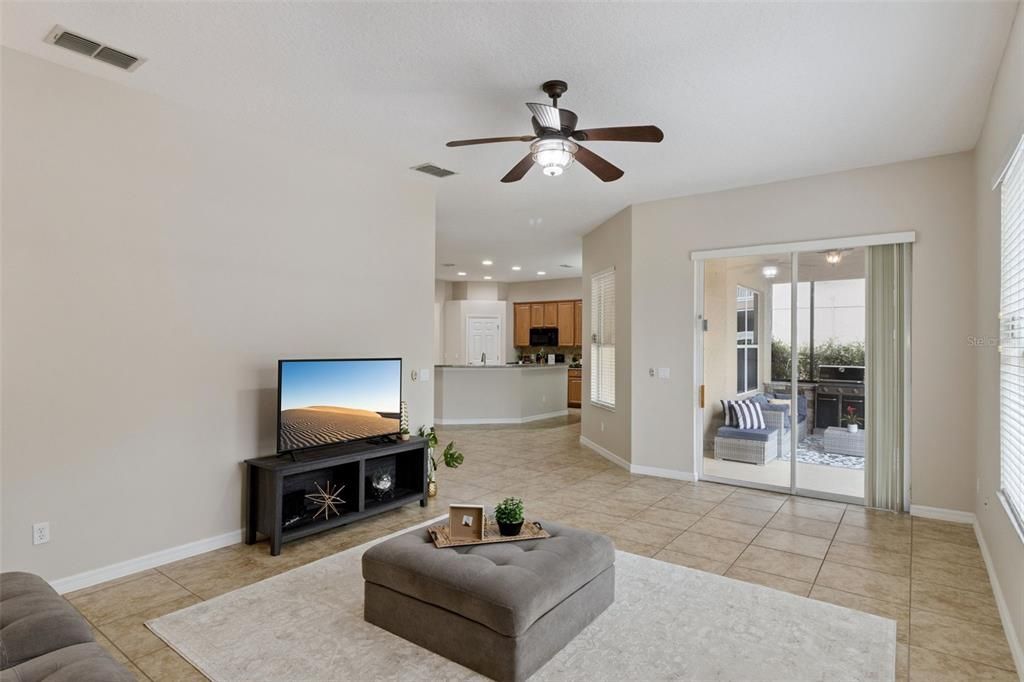 For Sale: $535,000 (5 beds, 3 baths, 2814 Square Feet)