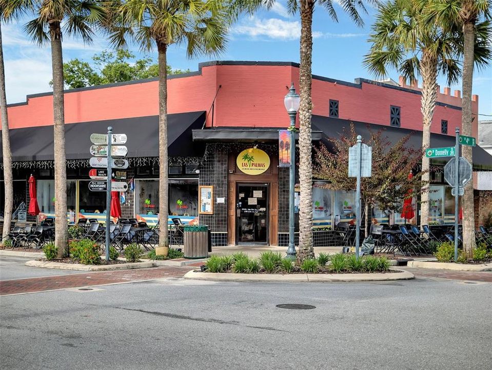 For Sale: $535,000 (5 beds, 3 baths, 2814 Square Feet)