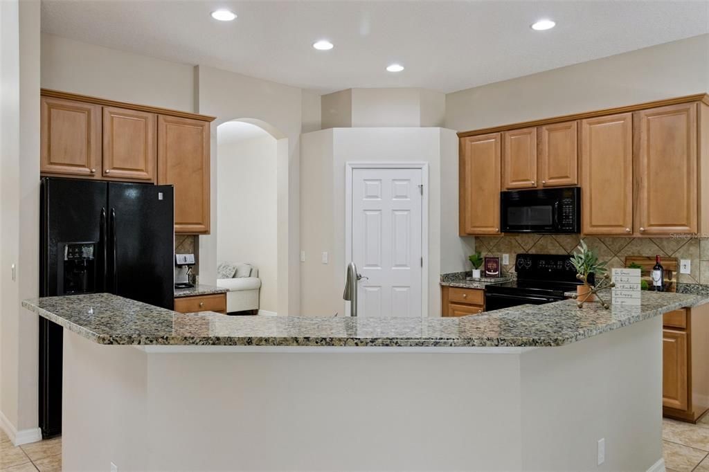 For Sale: $535,000 (5 beds, 3 baths, 2814 Square Feet)