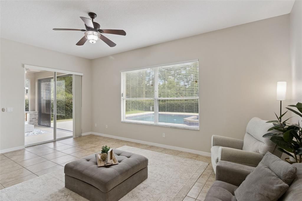 For Sale: $535,000 (5 beds, 3 baths, 2814 Square Feet)
