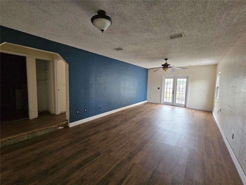 En Venta: $261,000 (3 camas, 2 baños, 1470 Pies cuadrados)