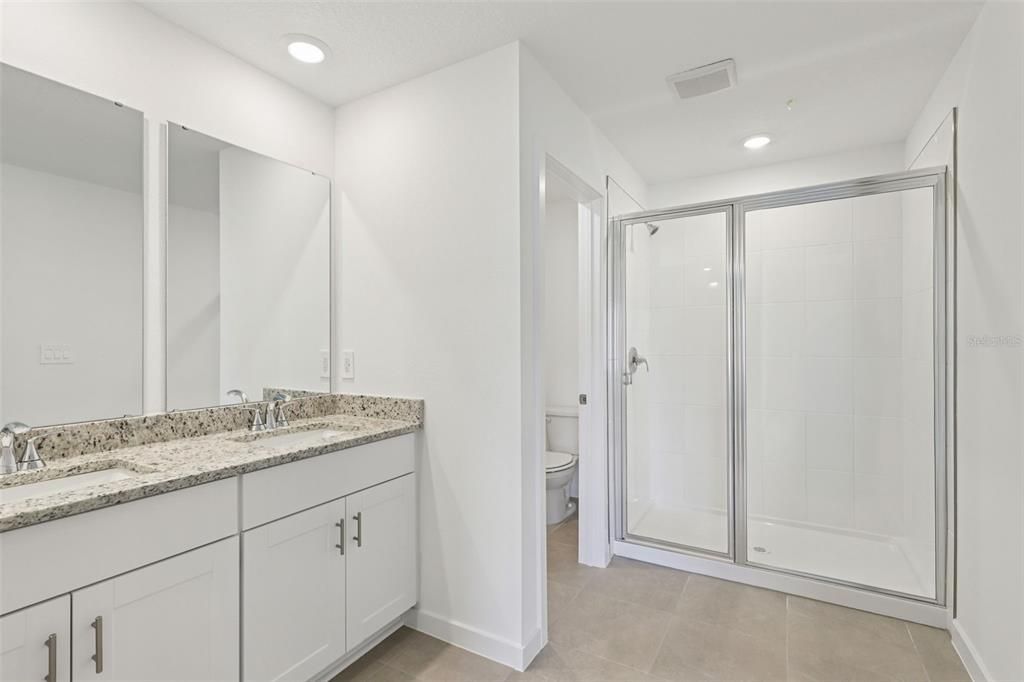 En Venta: $336,990 (4 camas, 3 baños, 1842 Pies cuadrados)