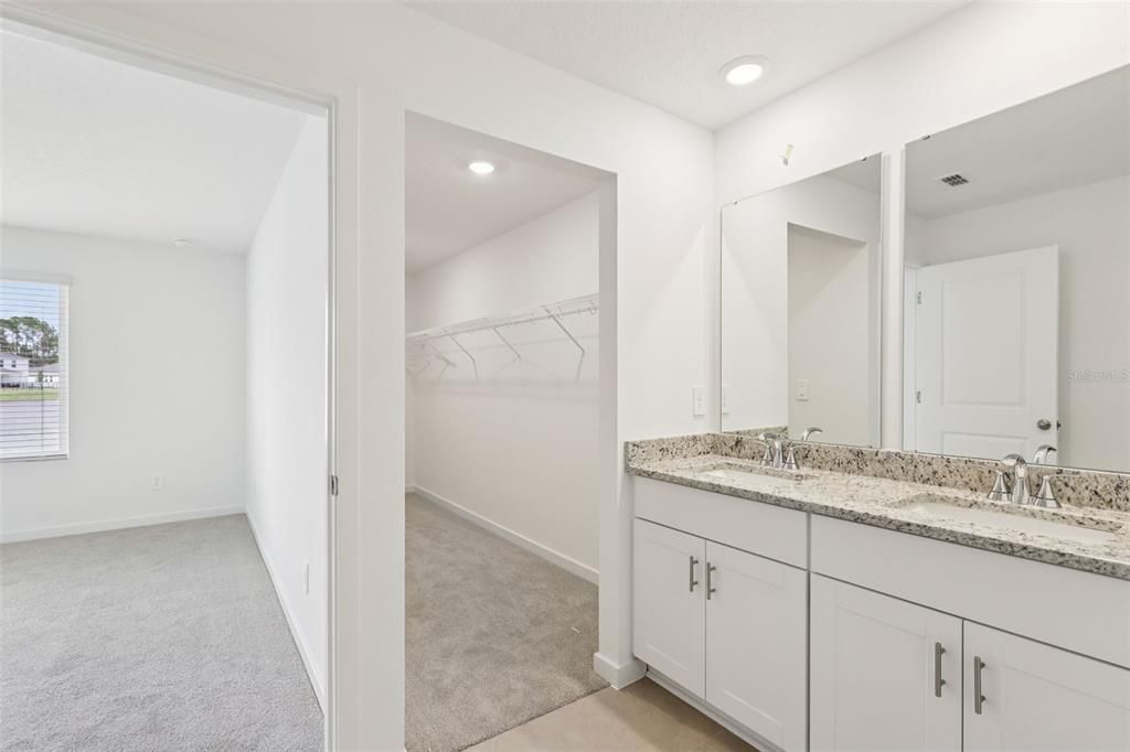 En Venta: $336,990 (4 camas, 3 baños, 1842 Pies cuadrados)