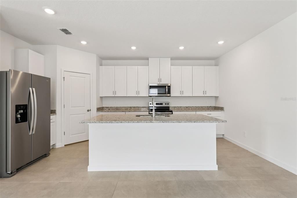 En Venta: $336,990 (4 camas, 3 baños, 1842 Pies cuadrados)