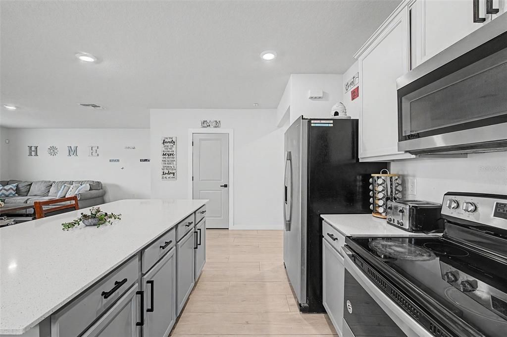 En Venta: $395,000 (4 camas, 2 baños, 1850 Pies cuadrados)