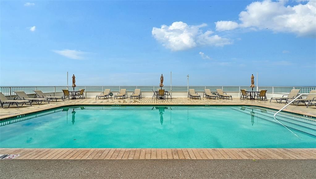 For Sale: $390,000 (1 beds, 1 baths, 876 Square Feet)