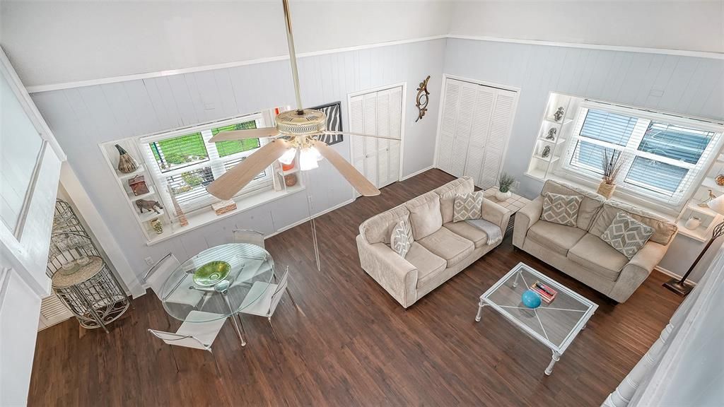 For Sale: $390,000 (1 beds, 1 baths, 876 Square Feet)
