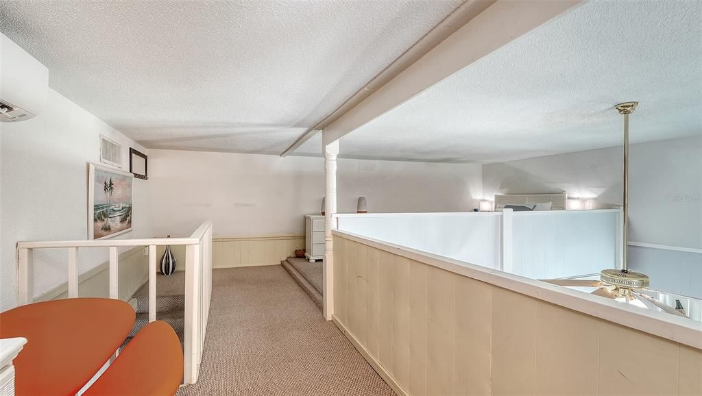 For Sale: $390,000 (1 beds, 1 baths, 876 Square Feet)