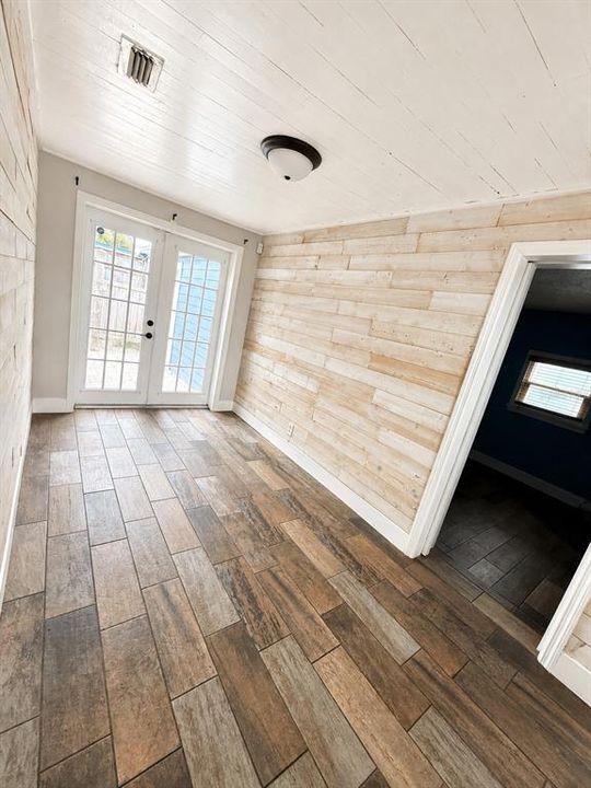 For Rent: $3,000 (3 beds, 2 baths, 1364 Square Feet)