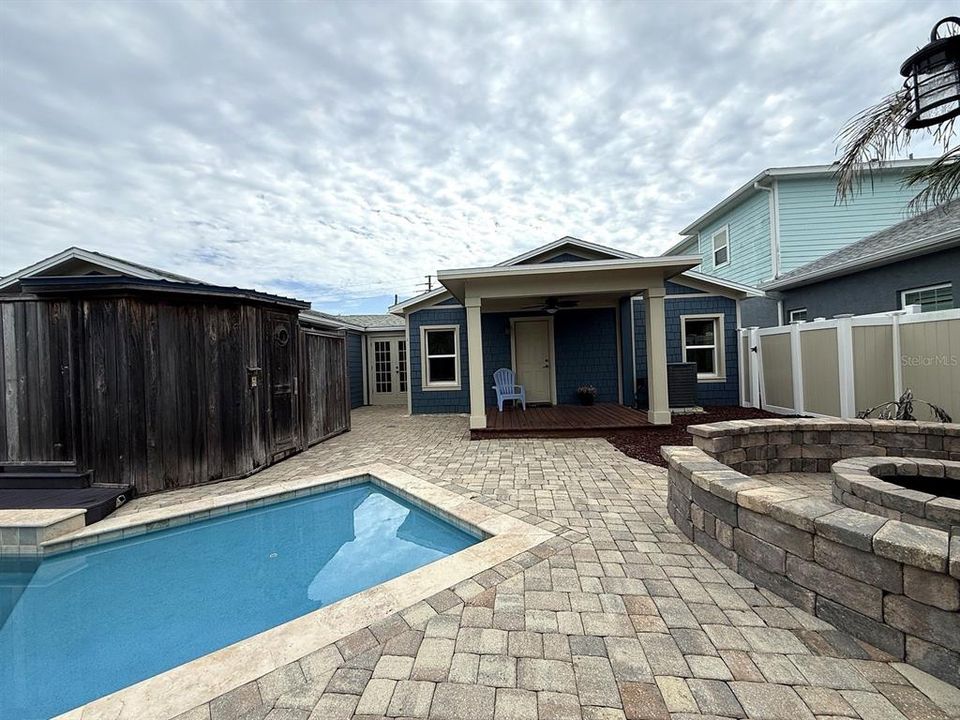 For Rent: $3,000 (3 beds, 2 baths, 1364 Square Feet)