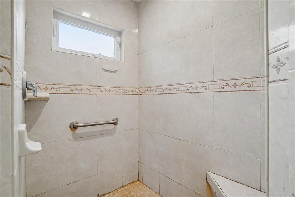 En Venta: $499,000 (4 camas, 3 baños, 2088 Pies cuadrados)