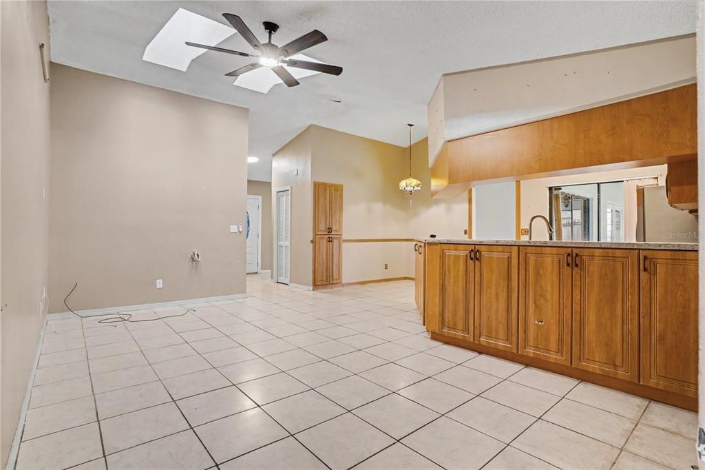 En Venta: $499,000 (4 camas, 3 baños, 2088 Pies cuadrados)