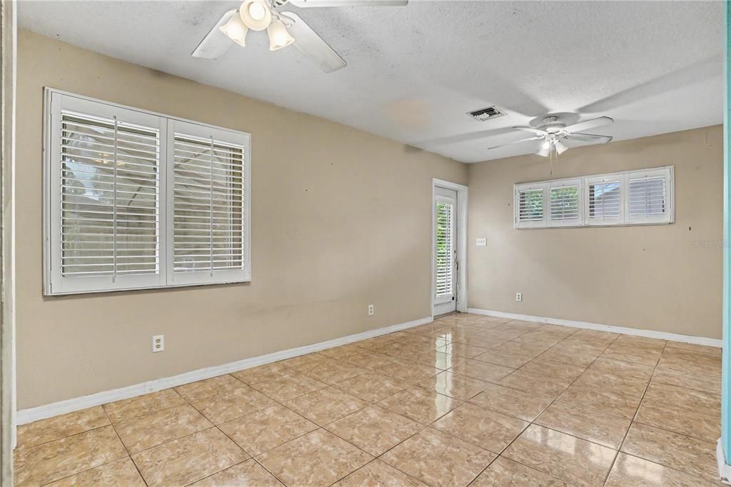 En Venta: $499,000 (4 camas, 3 baños, 2088 Pies cuadrados)