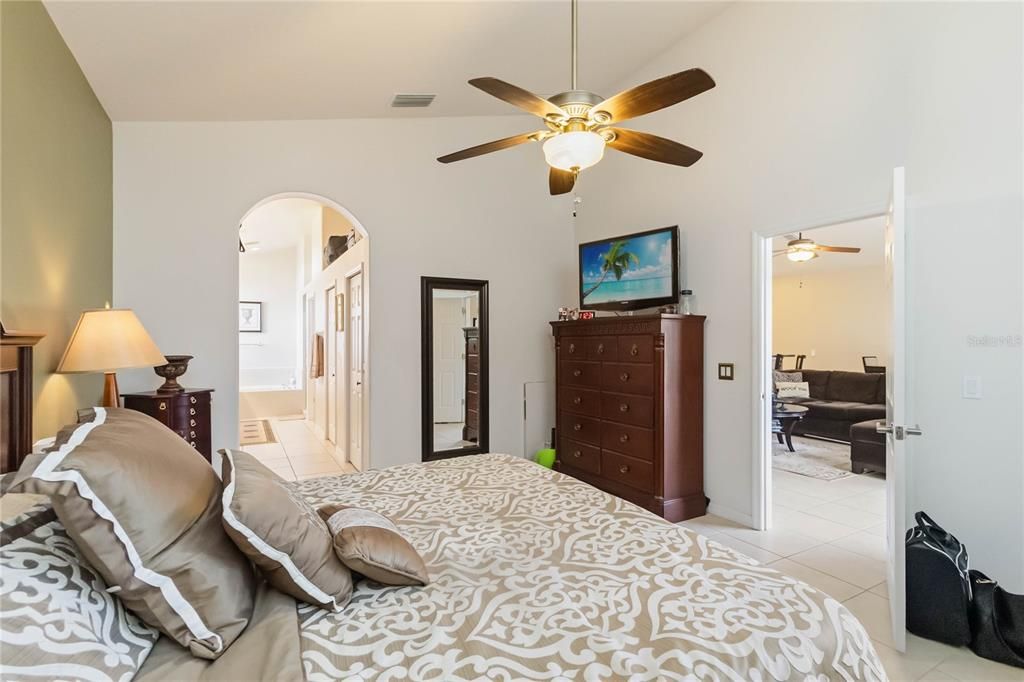 For Sale: $361,300 (3 beds, 2 baths, 1890 Square Feet)