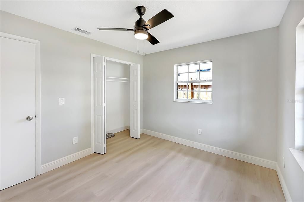 For Sale: $272,500 (3 beds, 1 baths, 988 Square Feet)