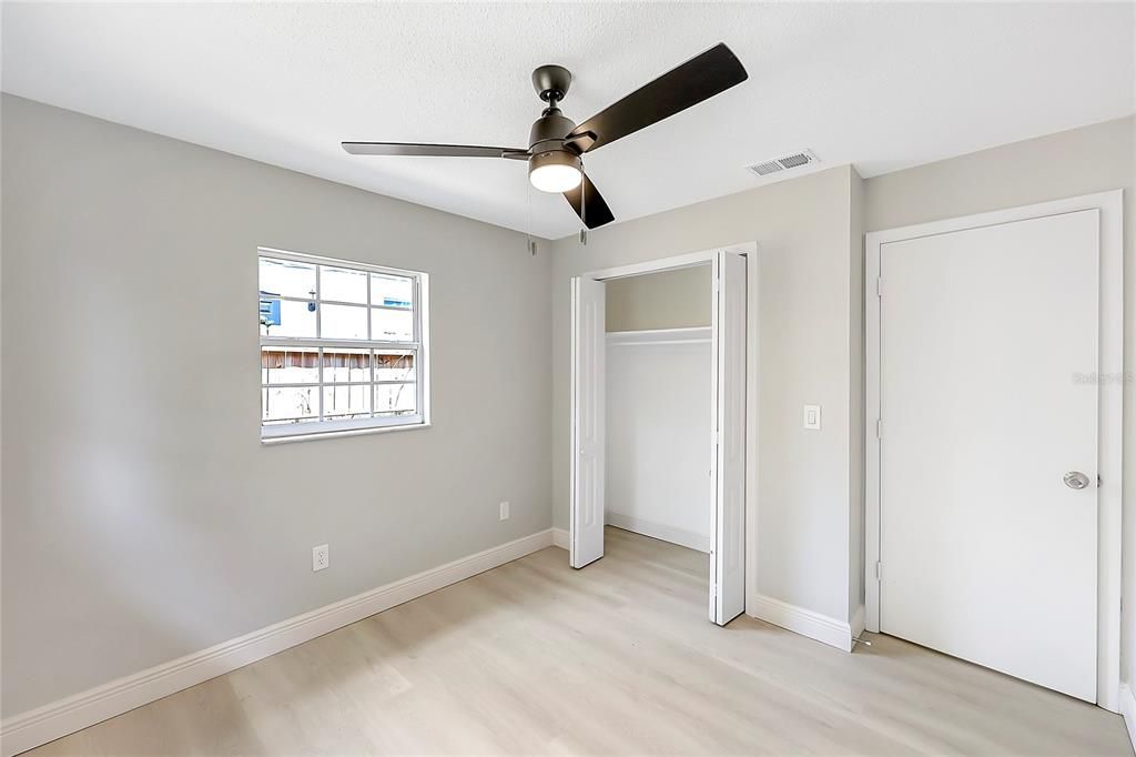 For Sale: $272,500 (3 beds, 1 baths, 988 Square Feet)