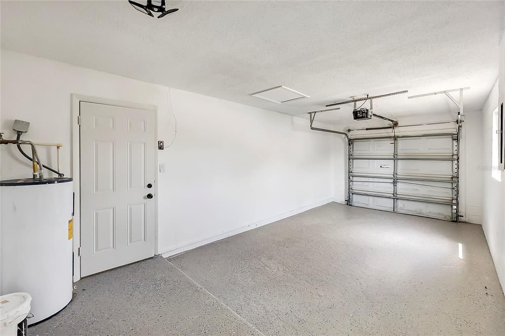 For Sale: $272,500 (3 beds, 1 baths, 988 Square Feet)