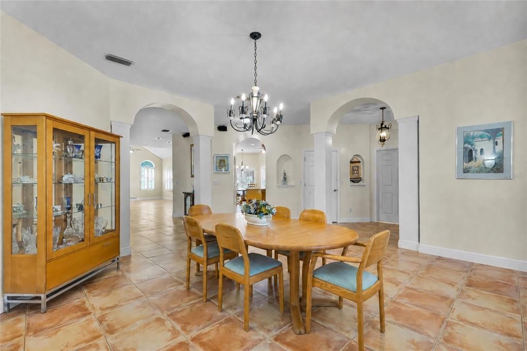 For Sale: $625,000 (3 beds, 2 baths, 3711 Square Feet)
