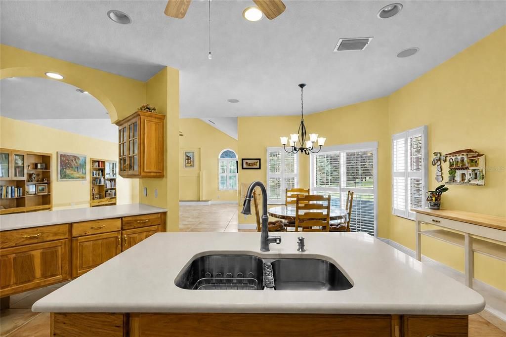 For Sale: $625,000 (3 beds, 2 baths, 3711 Square Feet)