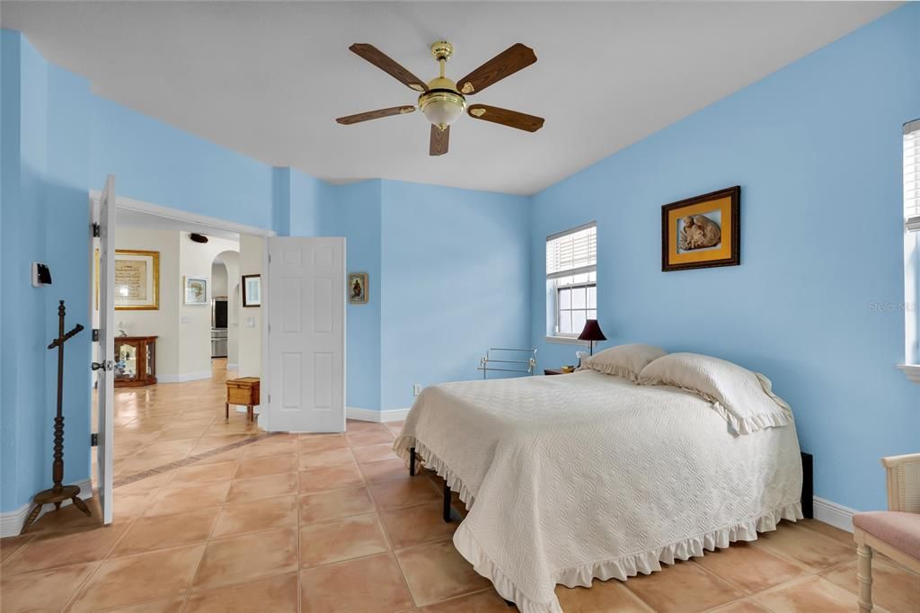 For Sale: $625,000 (3 beds, 2 baths, 3711 Square Feet)