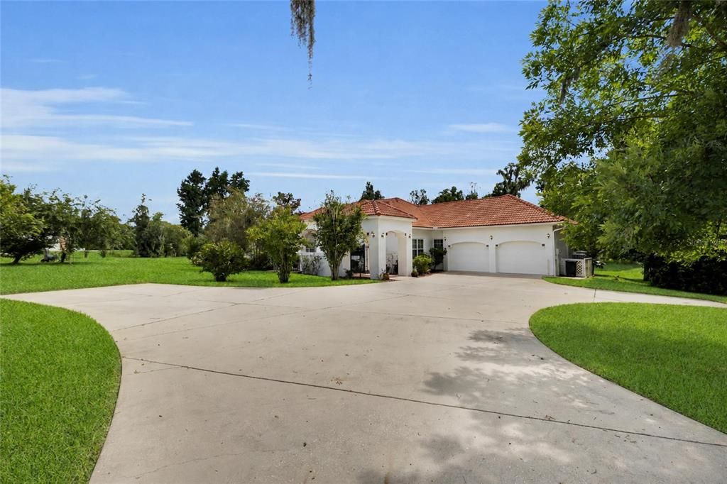 For Sale: $625,000 (3 beds, 2 baths, 3711 Square Feet)