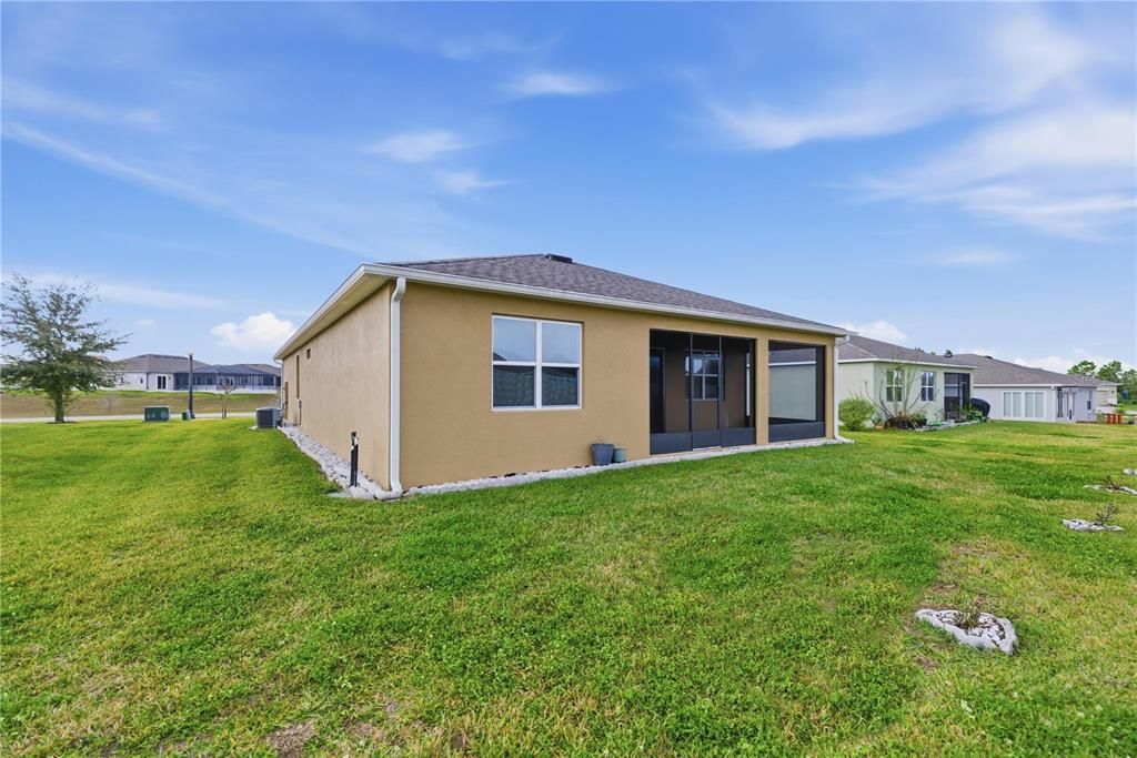 For Sale: $320,000 (4 beds, 2 baths, 2041 Square Feet)