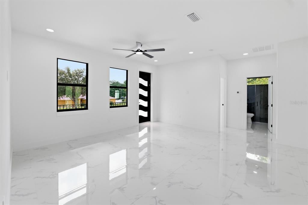 For Sale: $398,500 (3 beds, 2 baths, 1551.11 Square Feet)