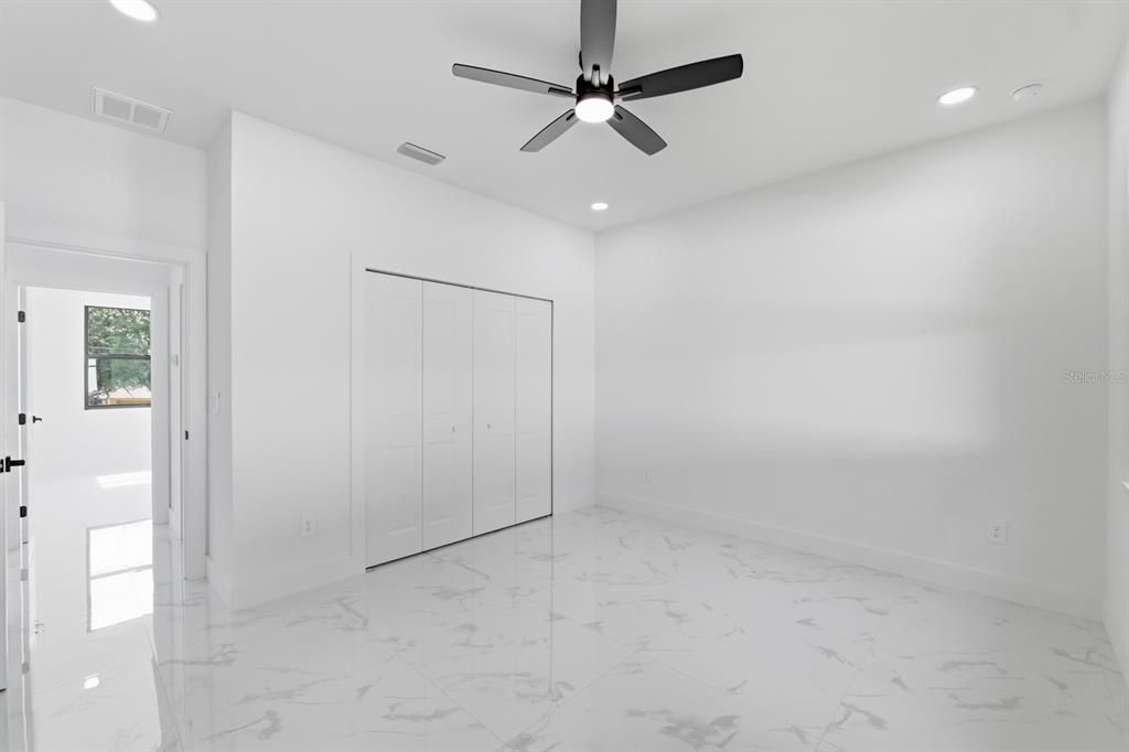 For Sale: $398,500 (3 beds, 2 baths, 1551.11 Square Feet)